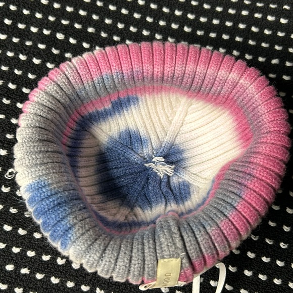 Lemonwood Toque with Pom Pom - Picture 9 of 14